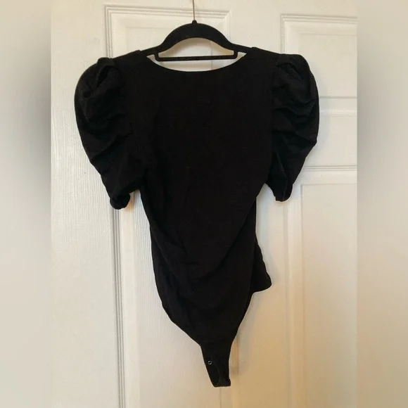 Short puffy sleeve bodysuit! - Picture 4 of 4